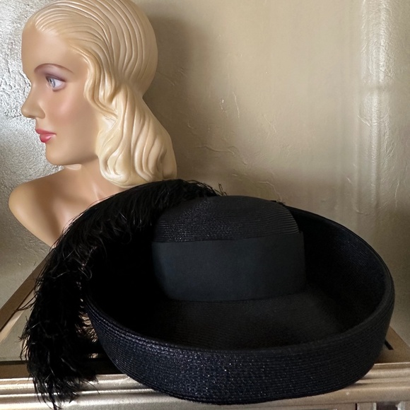 OUTSTANDING 1940s\' WIDE BRIM BLACK STRAW HAT WITH LARGE OSTRICH FEATHER main image 4